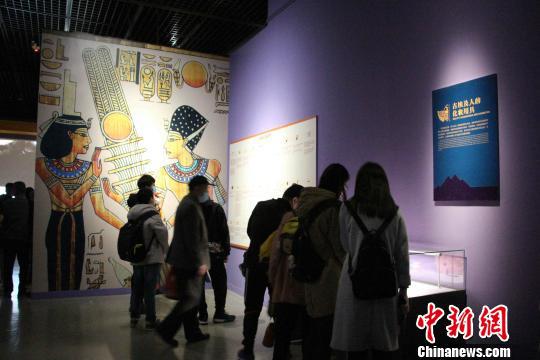 此次展览由山东博物馆主办，意大利佛罗伦萨国立考古博物馆协办，将持续至6月21日。　赵晓 摄