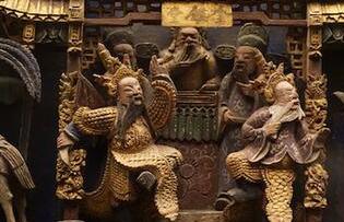 潮州木雕展：怎样在一块木头上雕刻百余人物
